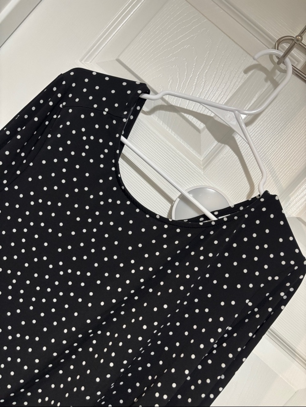 SUSAN GRAVER Black/White Polka Dot Women's Top w/Cut-Out Detail at Back of Neck - Picture 1 of 8